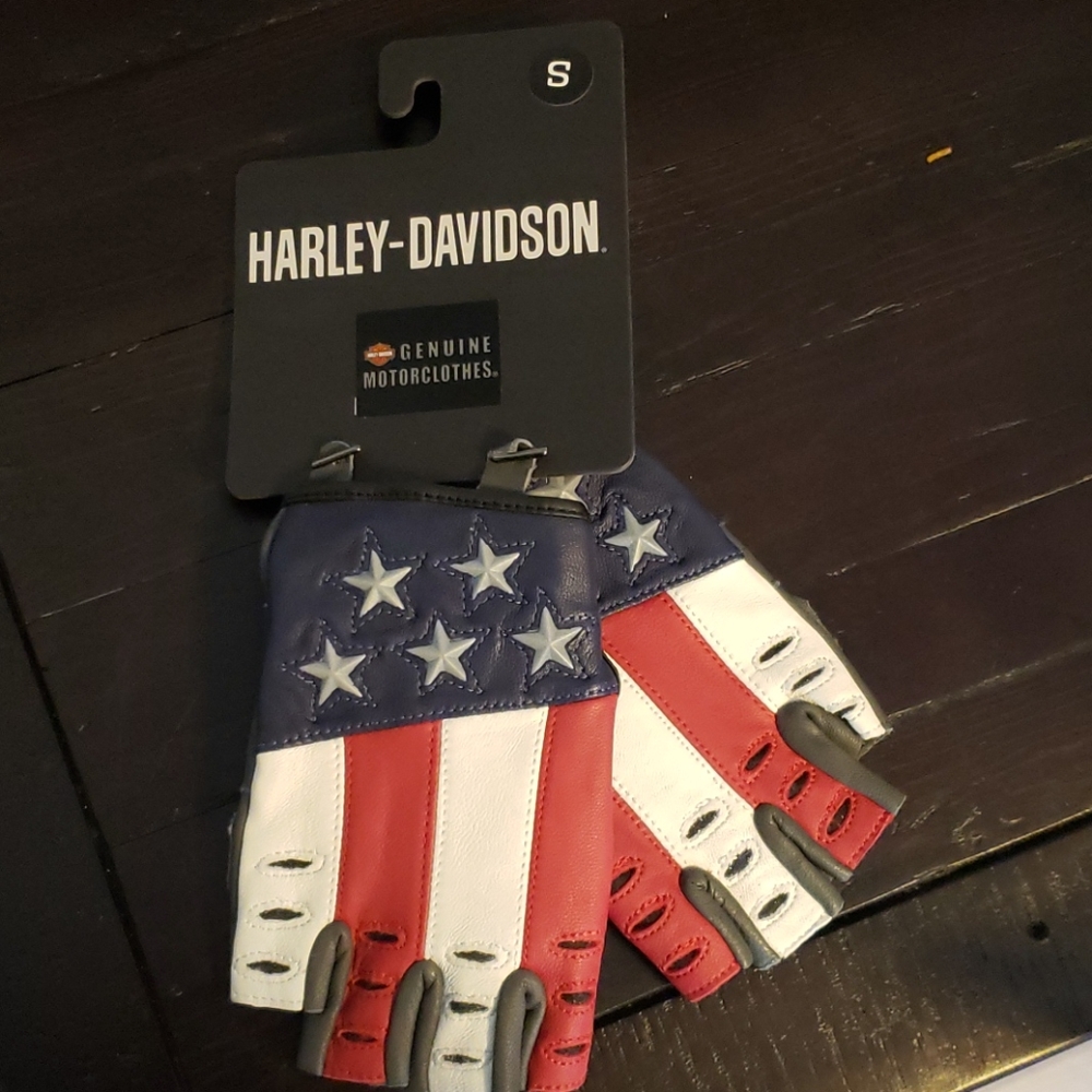 Fingerless gloves